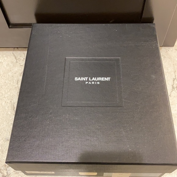 SAINT LAURENT Patent Tribute 75 Platform Sandals - Picture 12 of 16